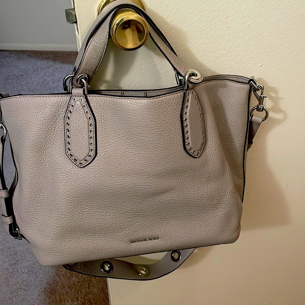 Authentic Michael Kors Gray Bag! Never worn! No marks! Includes dust bag.